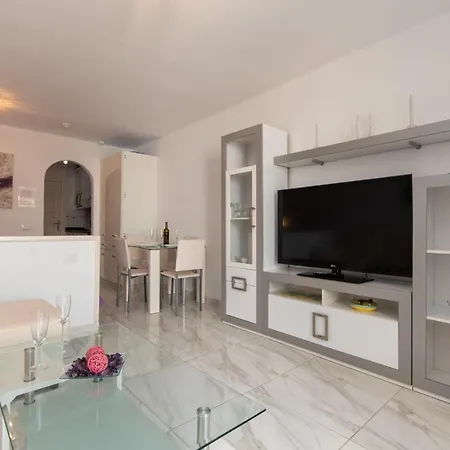 Park Santiago Iii 165 - Studio Ground Floor With Pool View *